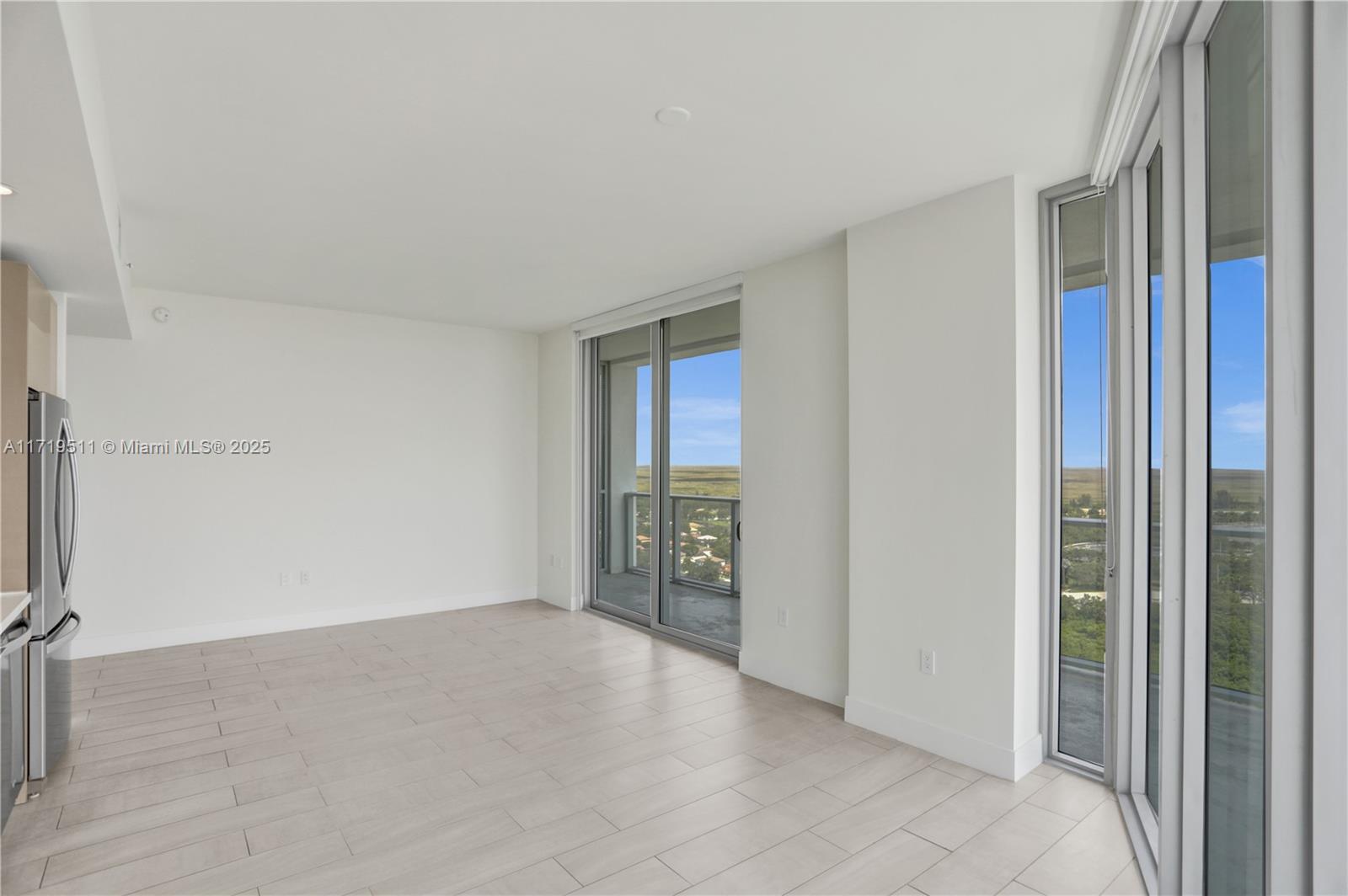 METROPICA NORTH TOWER ONE - Residential