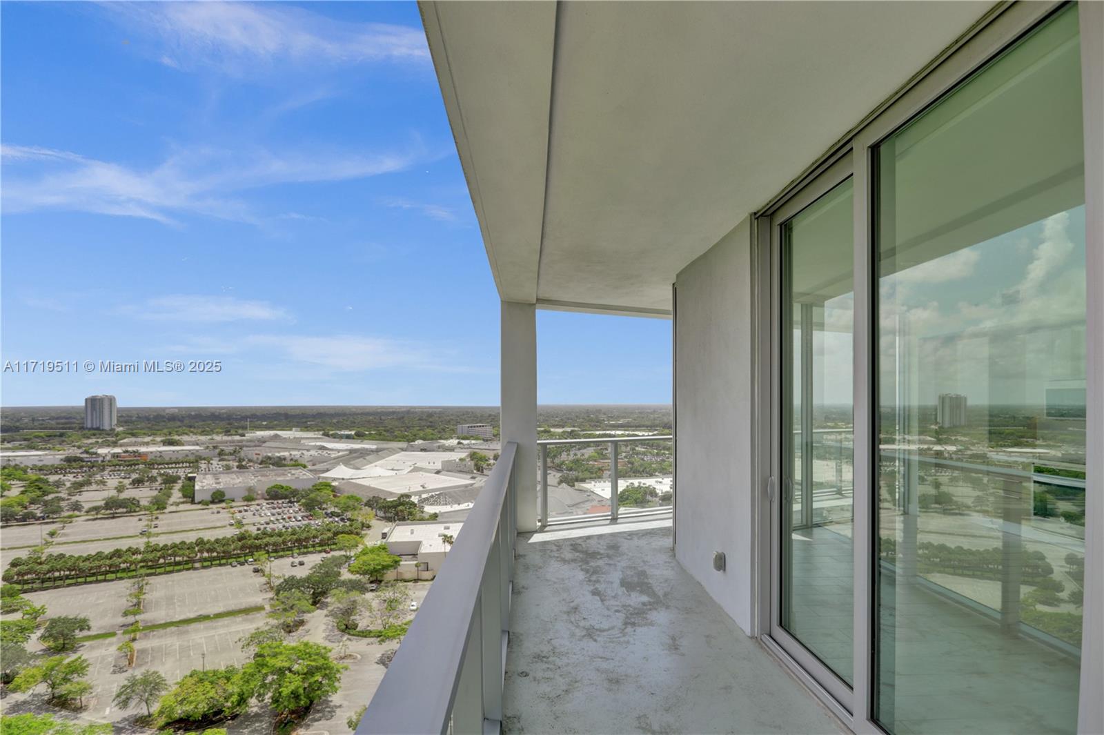 METROPICA NORTH TOWER ONE - Residential