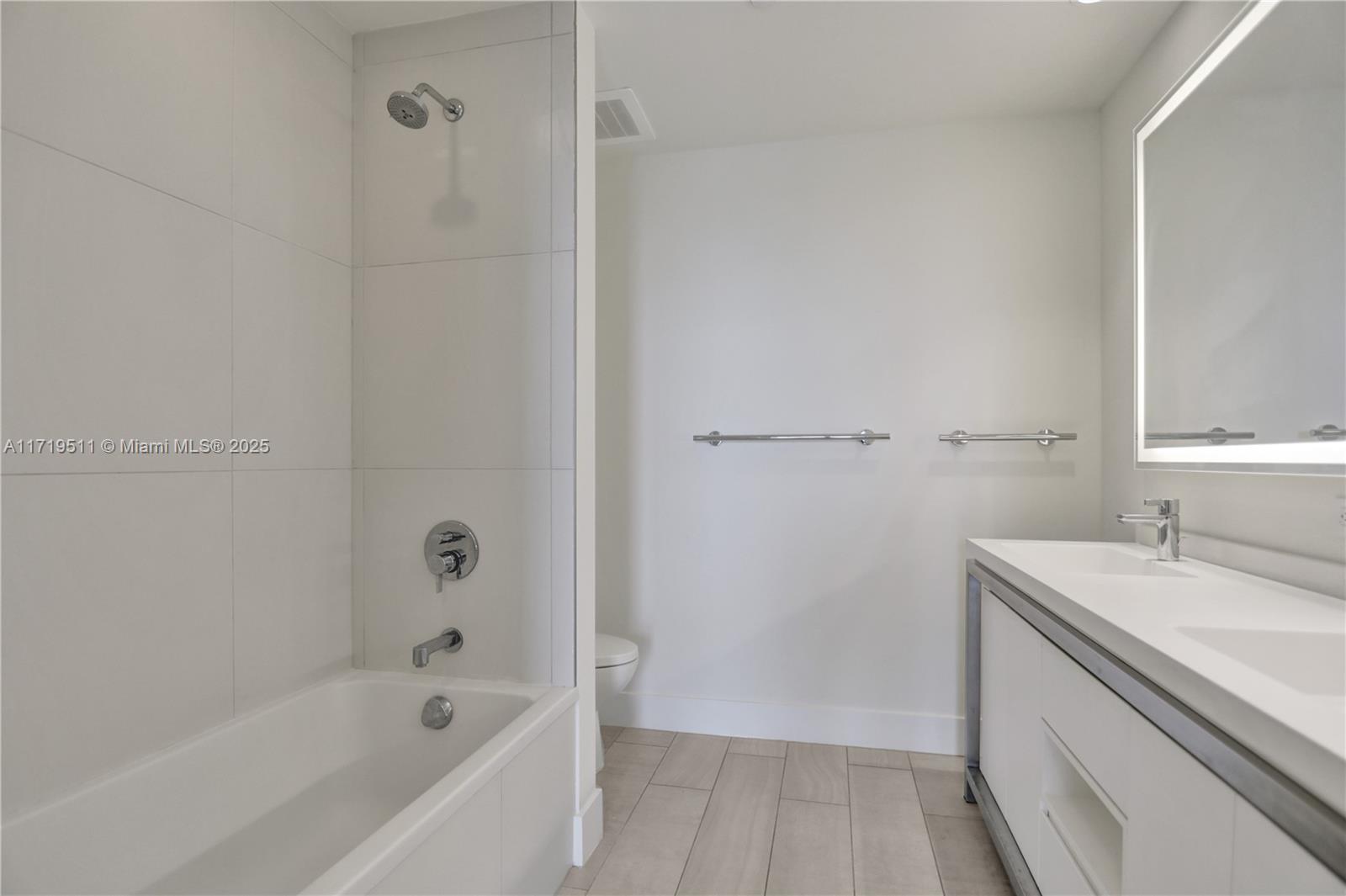 METROPICA NORTH TOWER ONE - Residential