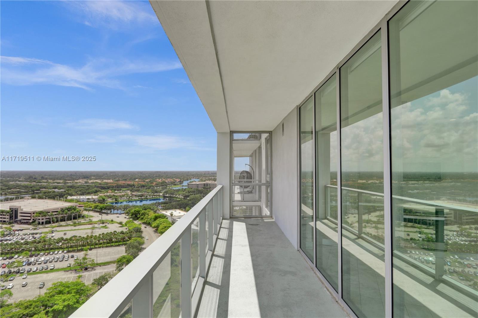 METROPICA NORTH TOWER ONE - Residential