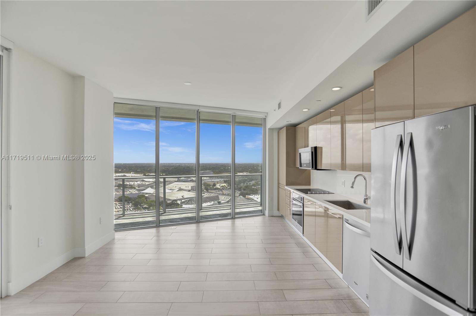 METROPICA NORTH TOWER ONE - Residential