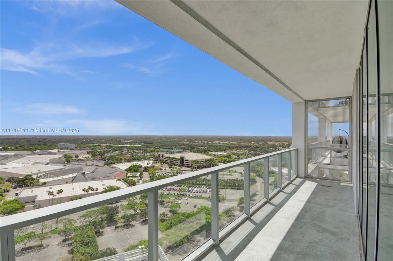 METROPICA NORTH TOWER ONE - Residential