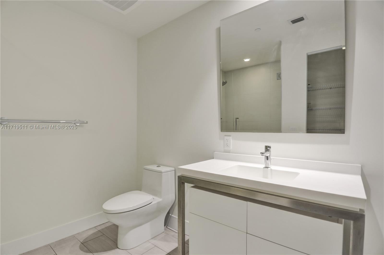 METROPICA NORTH TOWER ONE - Residential