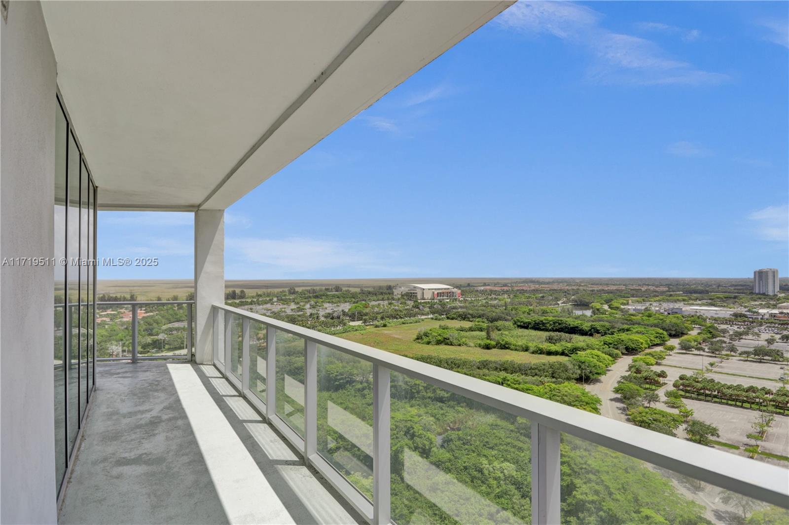 METROPICA NORTH TOWER ONE - Residential