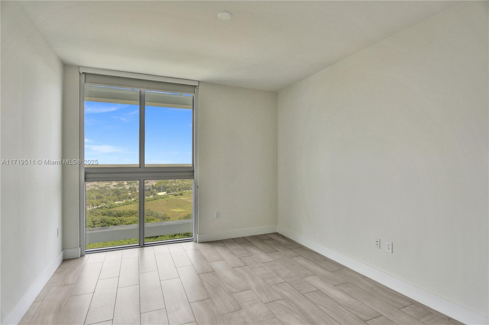 METROPICA NORTH TOWER ONE - Residential