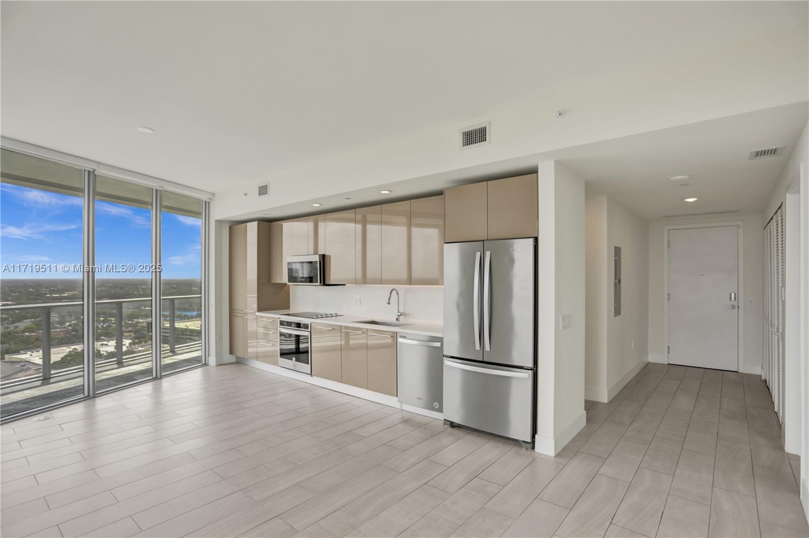 METROPICA NORTH TOWER ONE - Residential