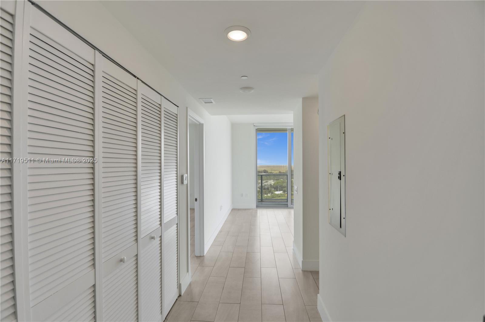 METROPICA NORTH TOWER ONE - Residential