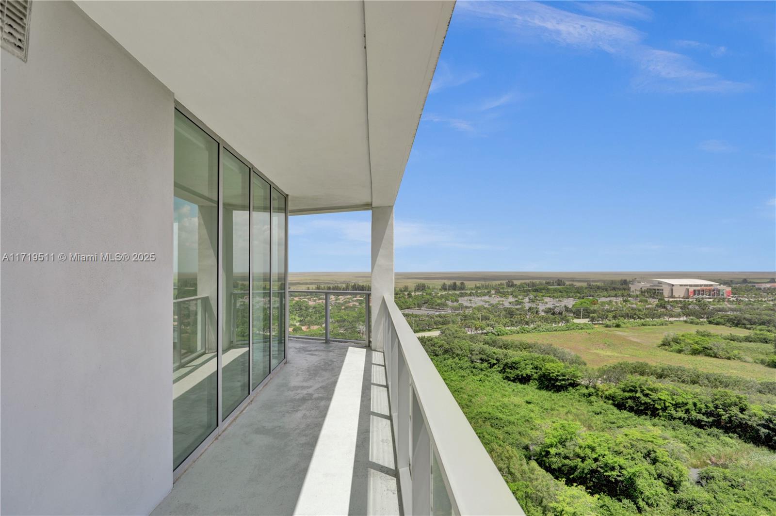 METROPICA NORTH TOWER ONE - Residential