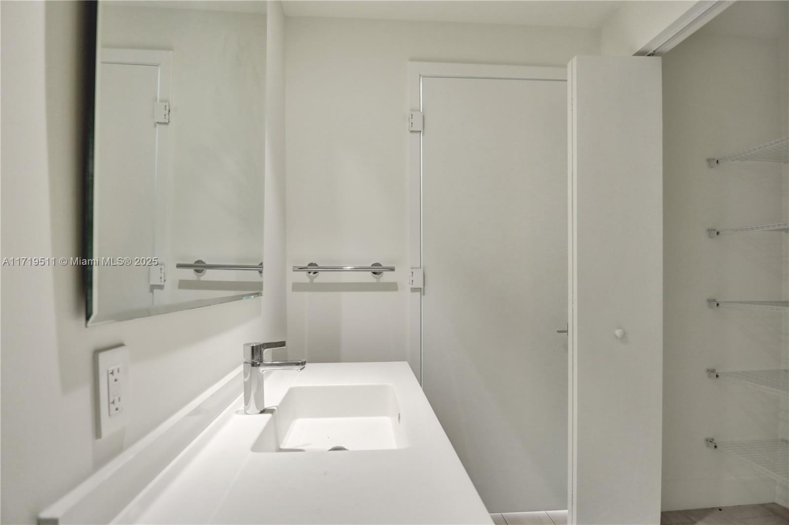 METROPICA NORTH TOWER ONE - Residential