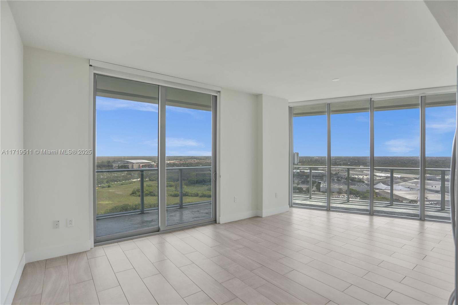 METROPICA NORTH TOWER ONE - Residential