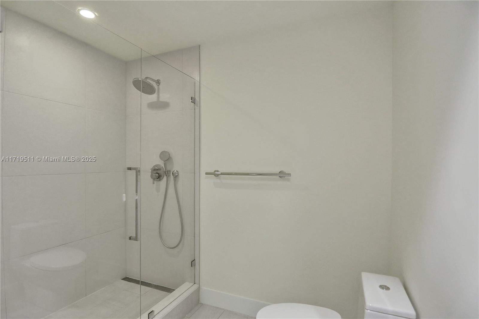 METROPICA NORTH TOWER ONE - Residential