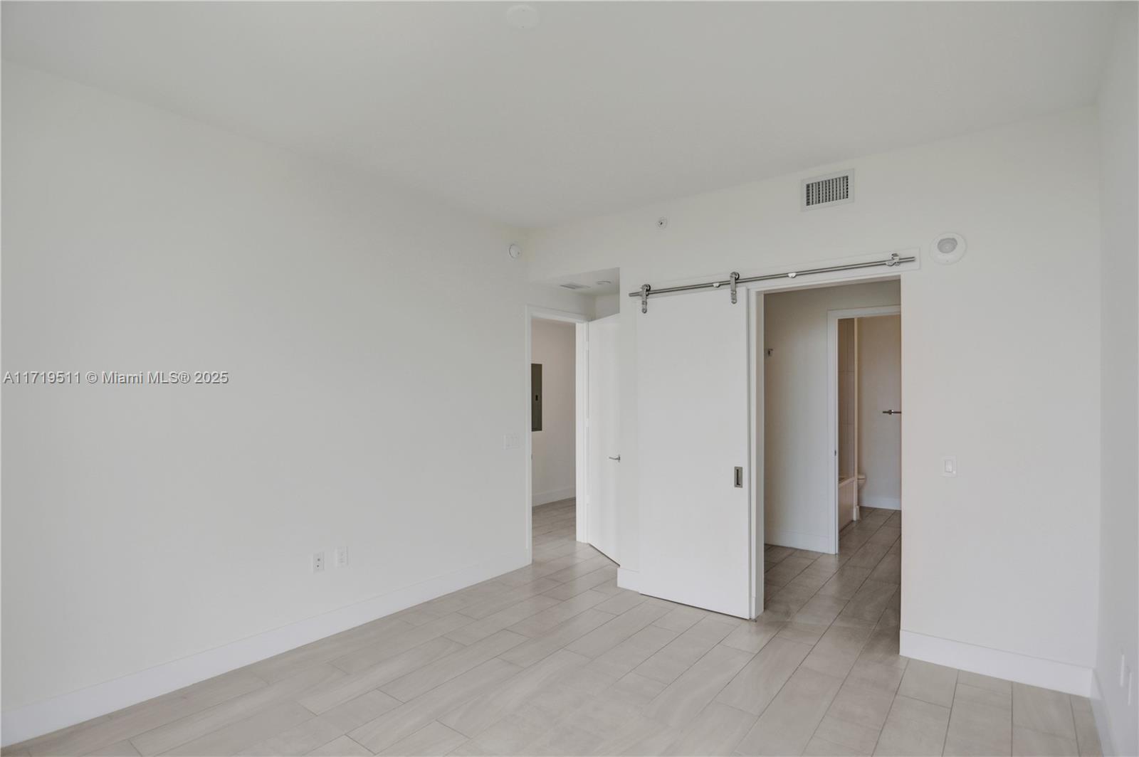 METROPICA NORTH TOWER ONE - Residential