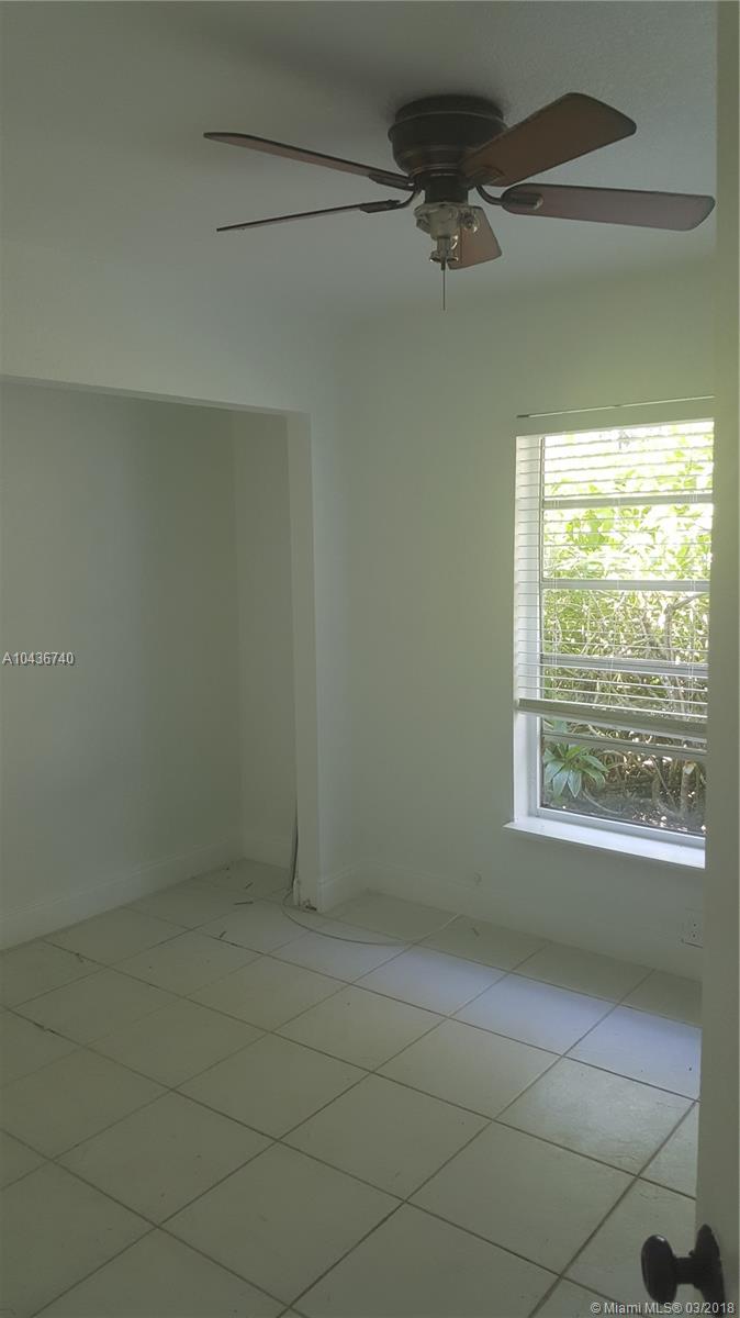 ISLA MERITA HOMES 11 COND - Residential