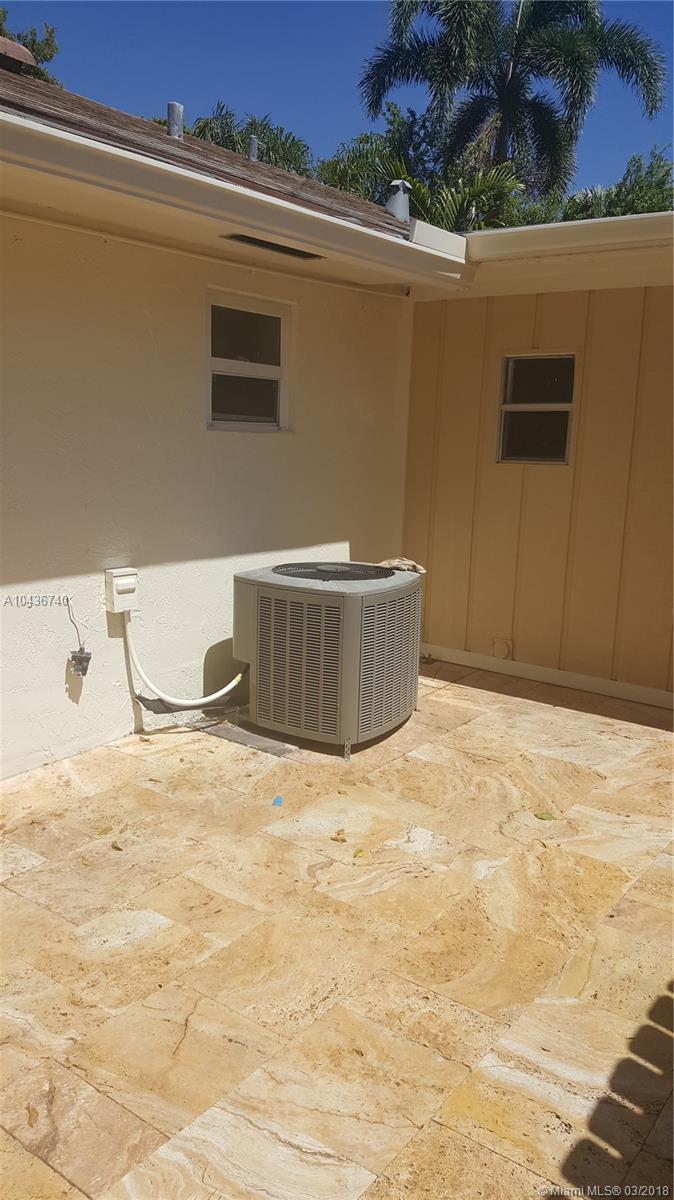 ISLA MERITA HOMES 11 COND - Residential