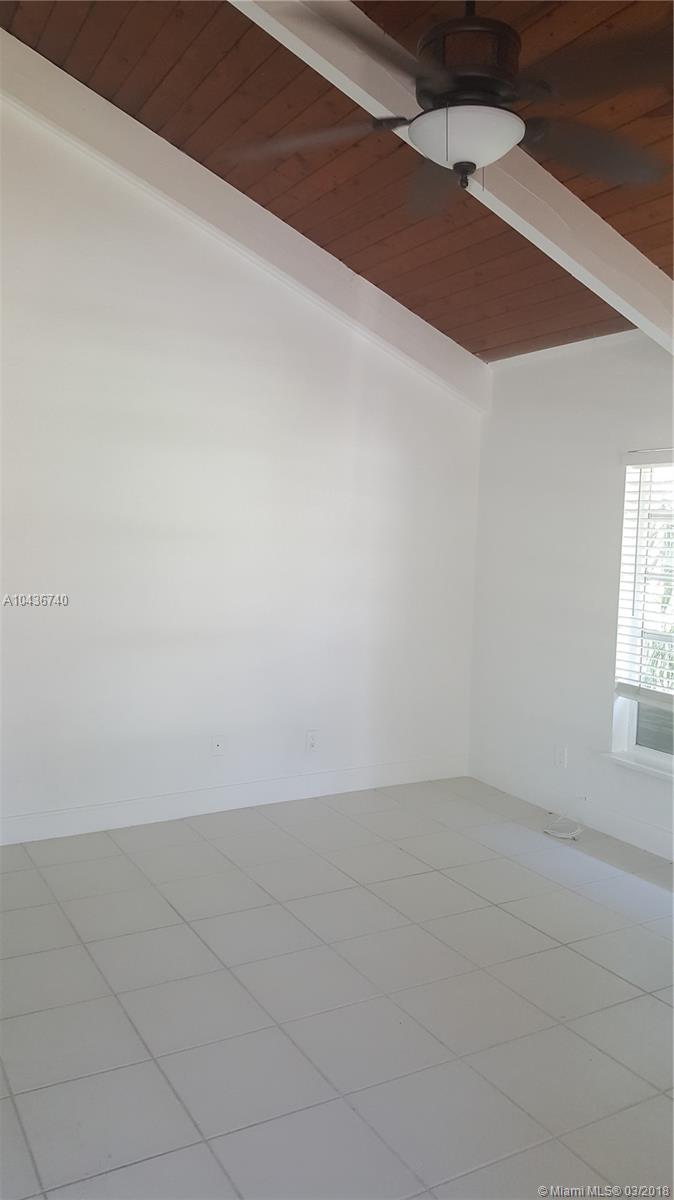 ISLA MERITA HOMES 11 COND - Residential