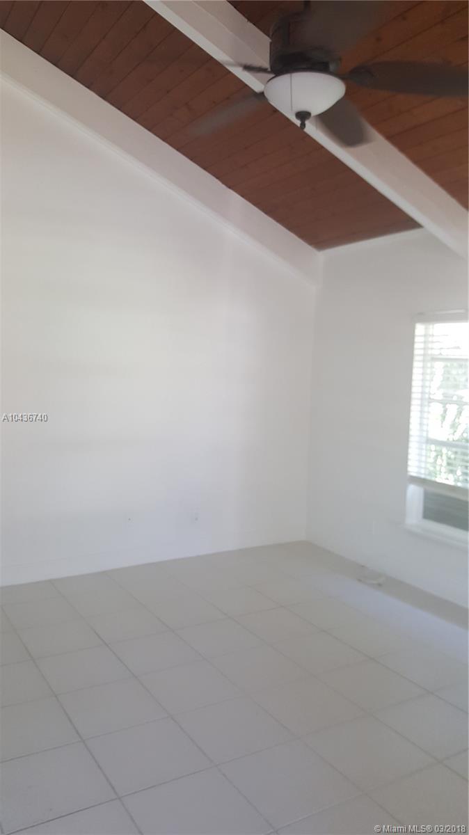 ISLA MERITA HOMES 11 COND - Residential