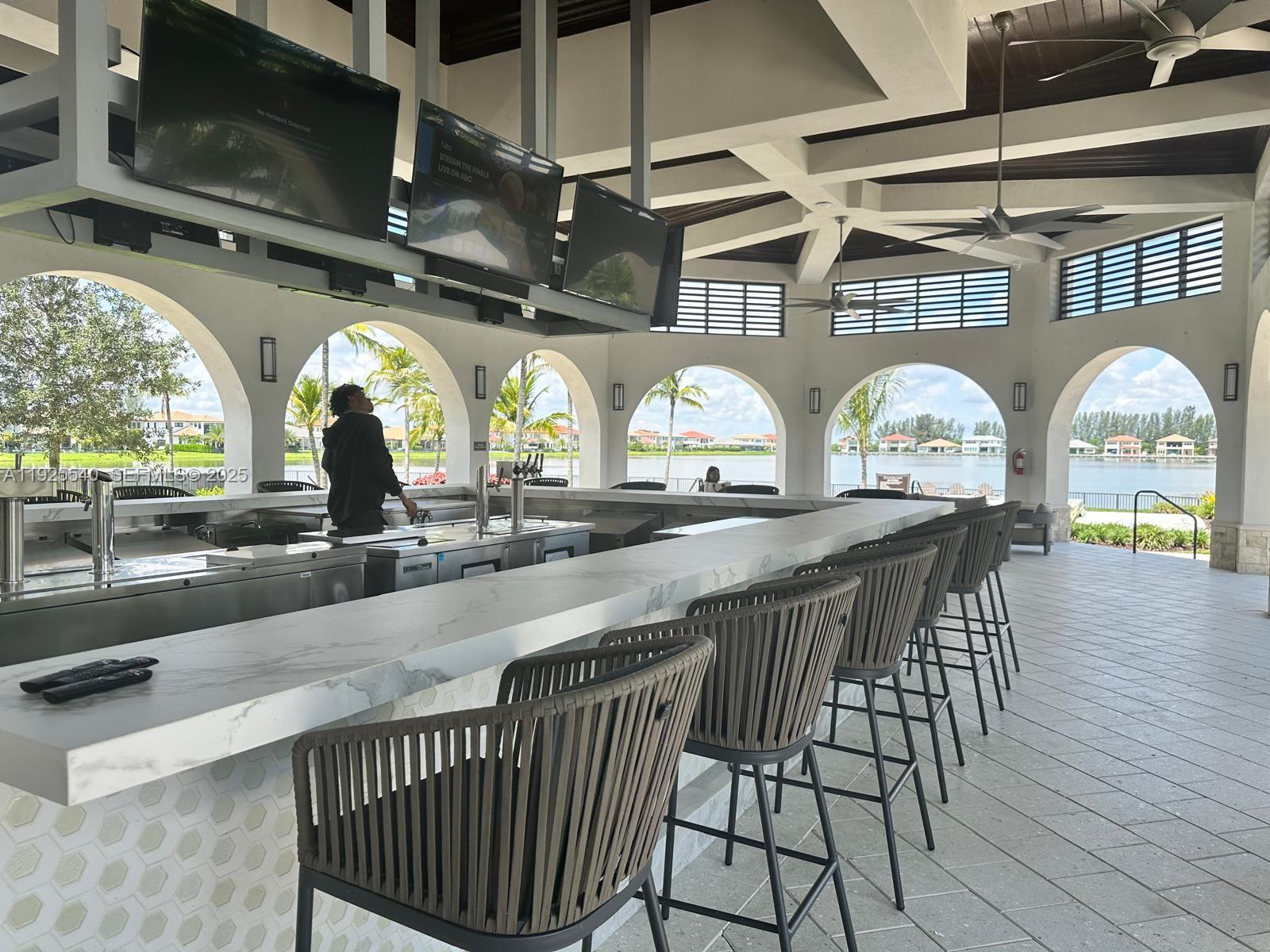 PARKLAND BAY - Residential