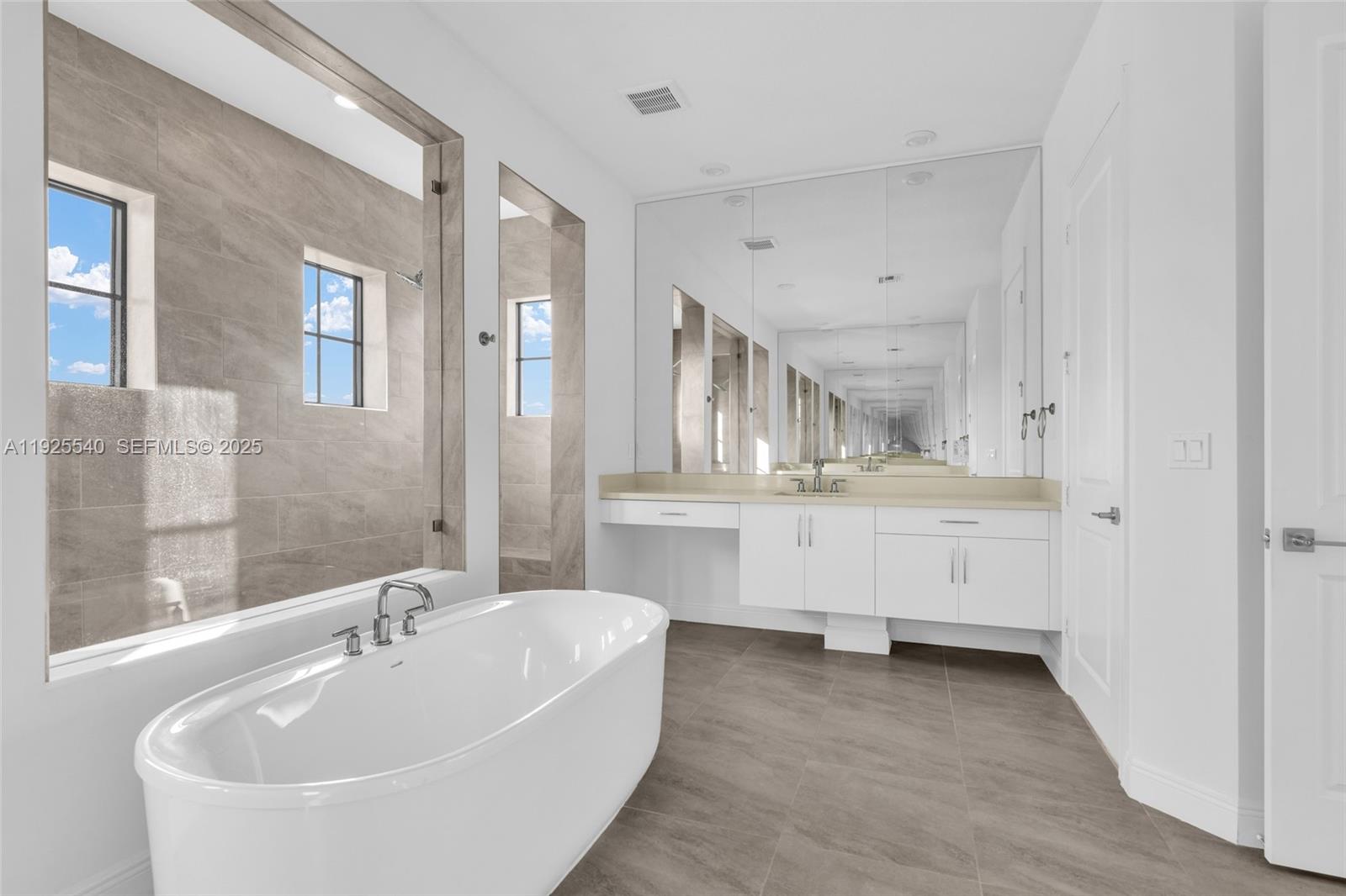 PARKLAND BAY - Residential