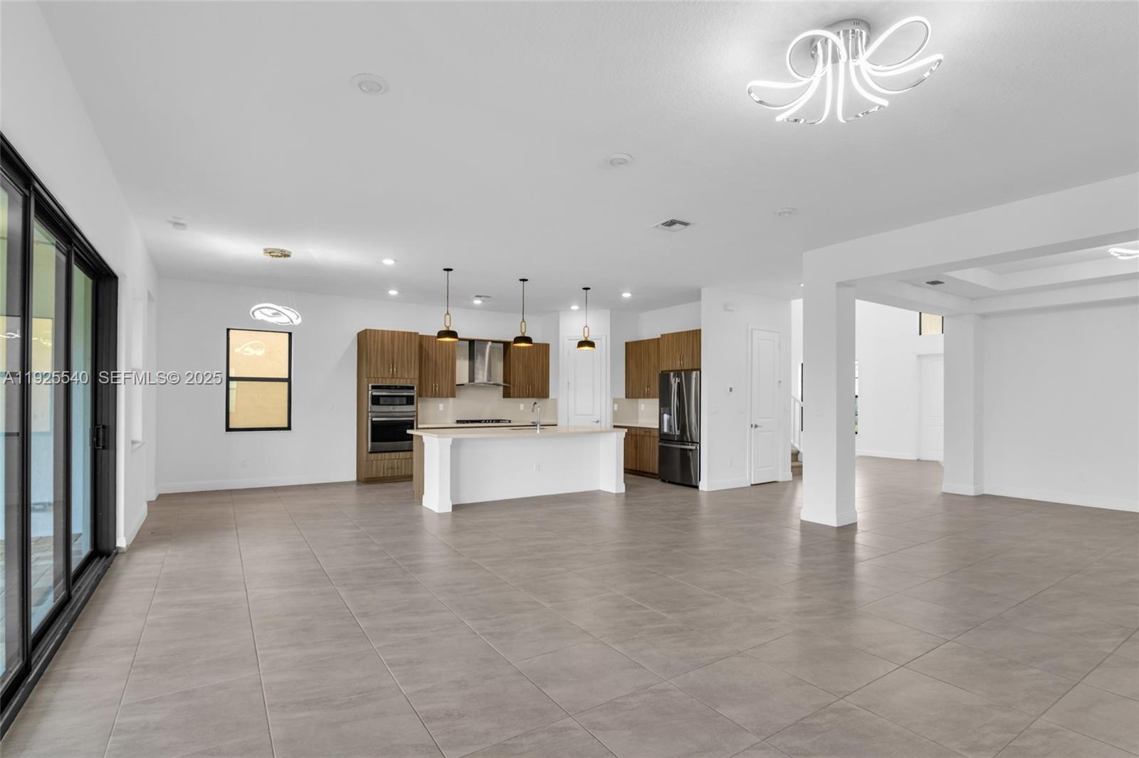 PARKLAND BAY - Residential