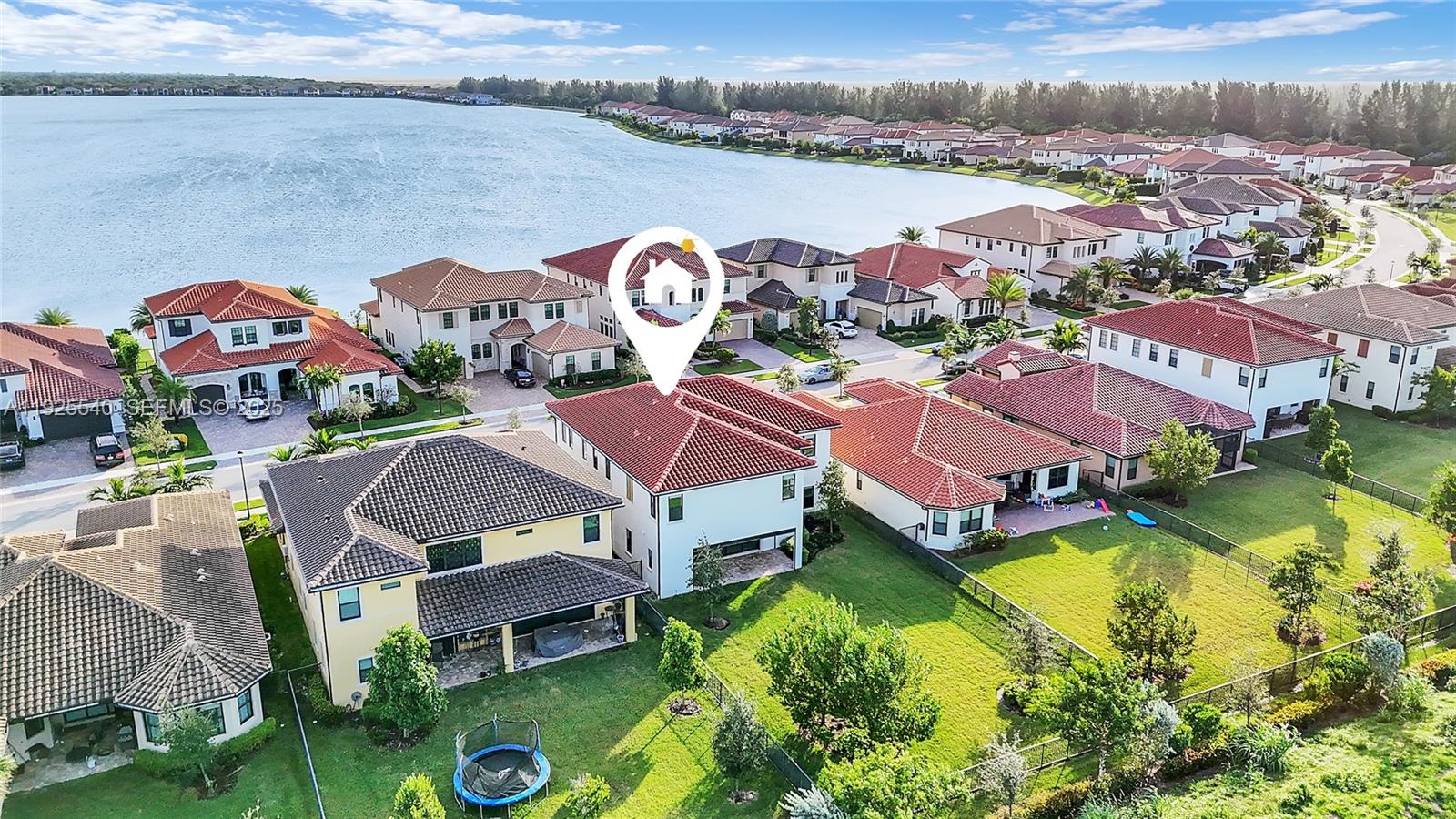 PARKLAND BAY - Residential