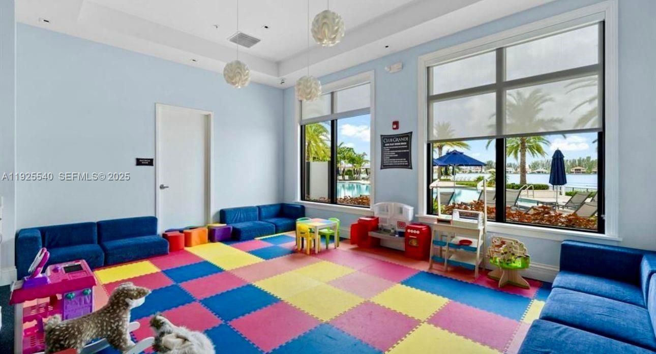 PARKLAND BAY - Residential