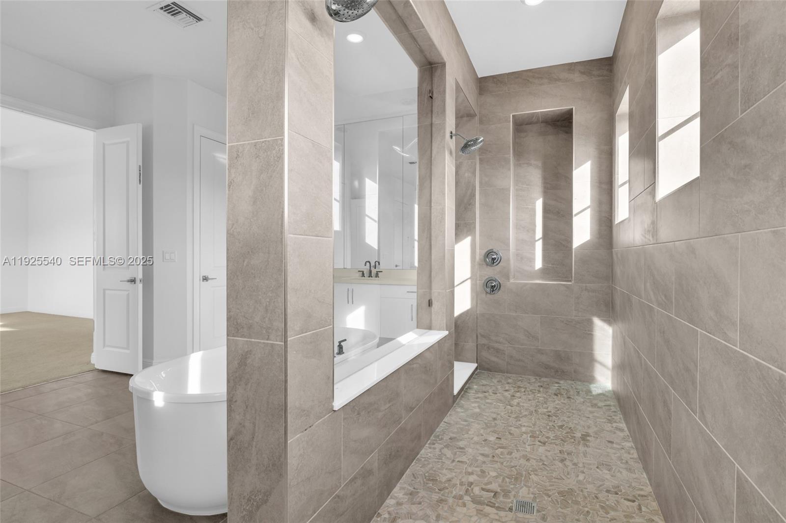 PARKLAND BAY - Residential