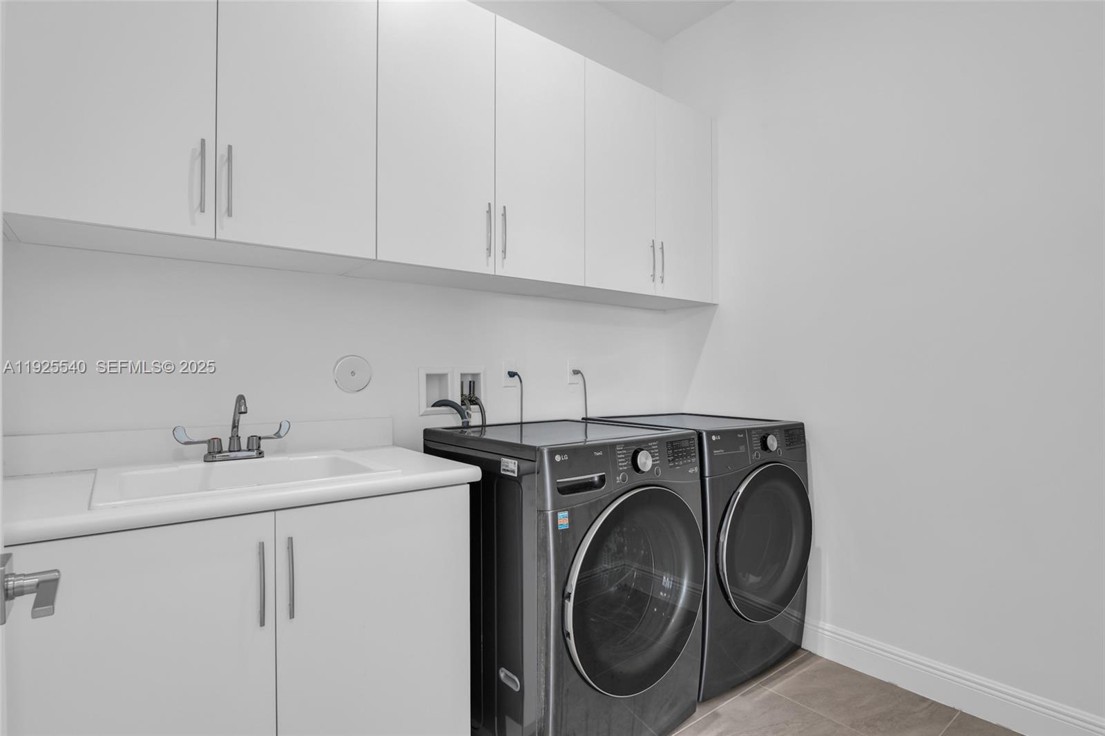 PARKLAND BAY - Residential