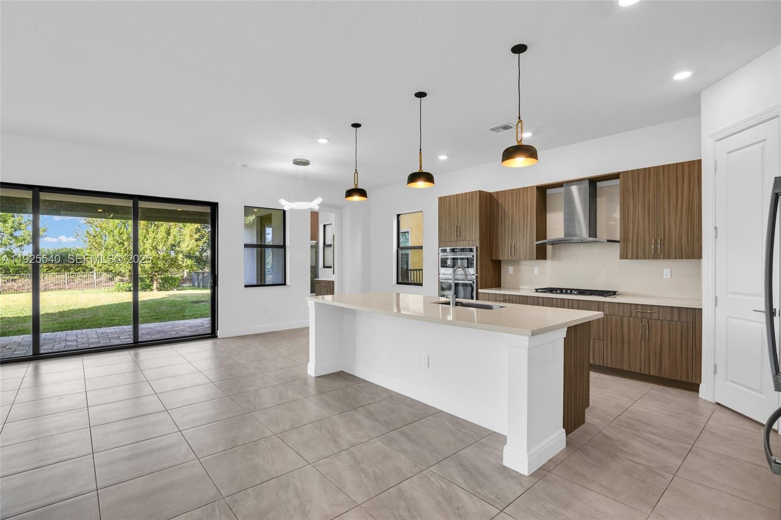 PARKLAND BAY - Residential