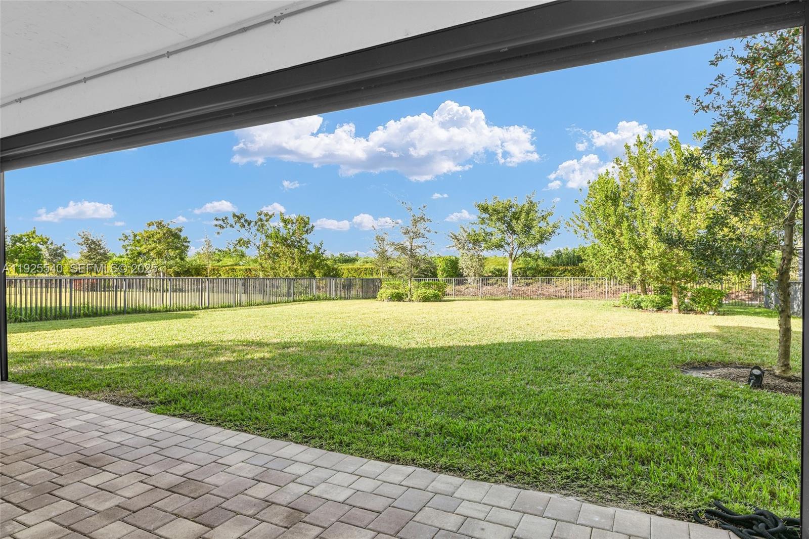 PARKLAND BAY - Residential