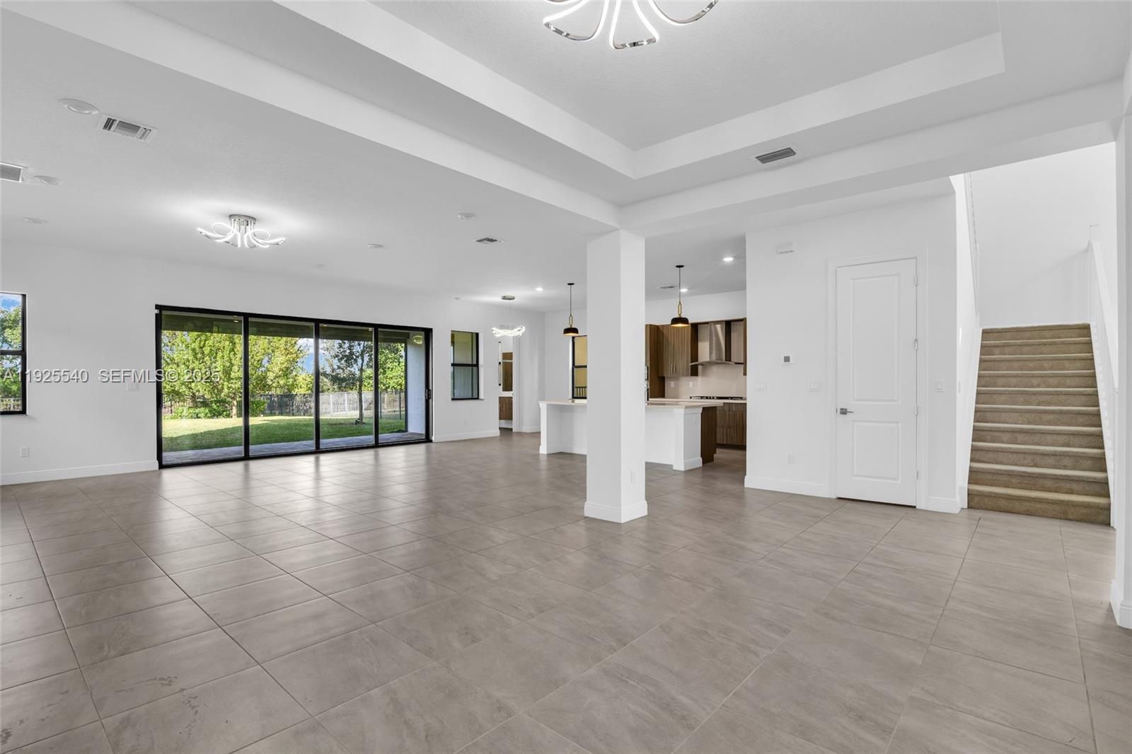 PARKLAND BAY - Residential