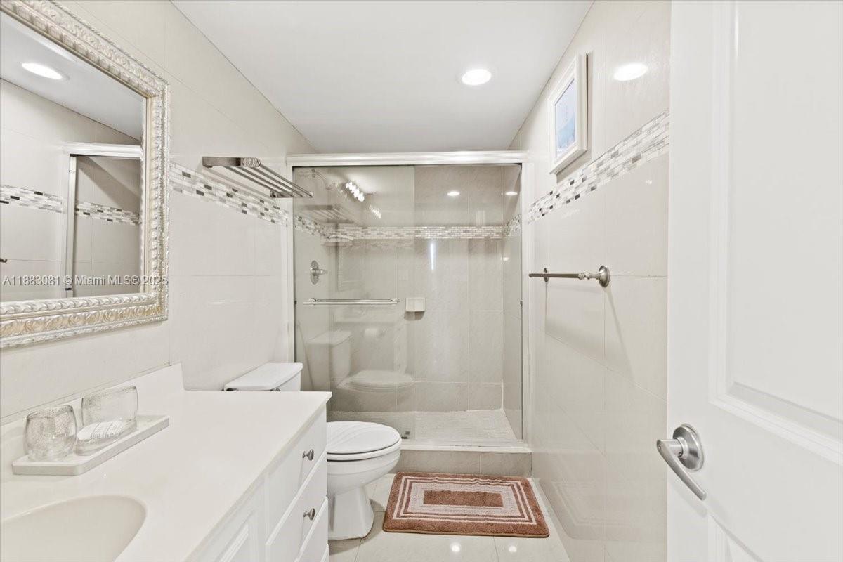 OCEANVIEW BUILDING B COND - Residential