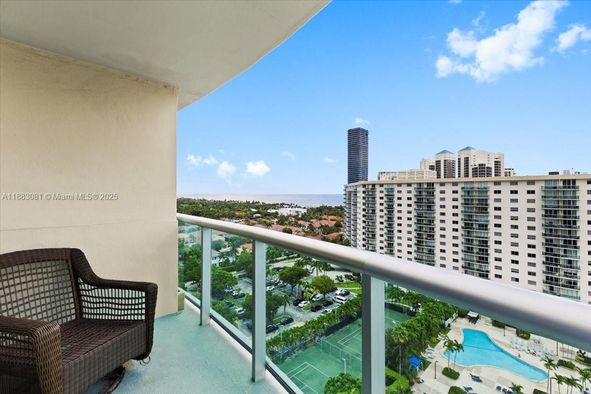 OCEANVIEW BUILDING B COND - Residential