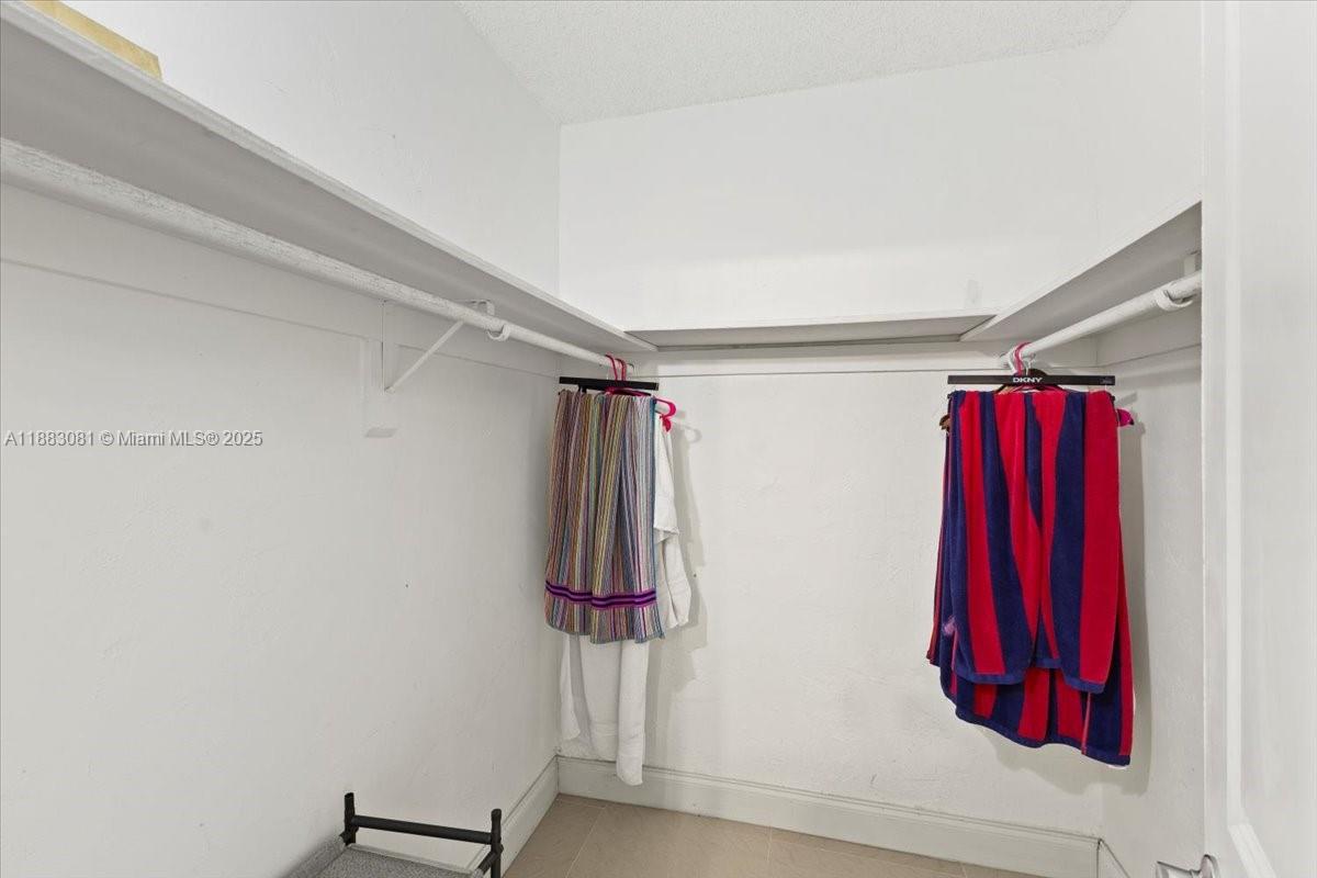 OCEANVIEW BUILDING B COND - Residential