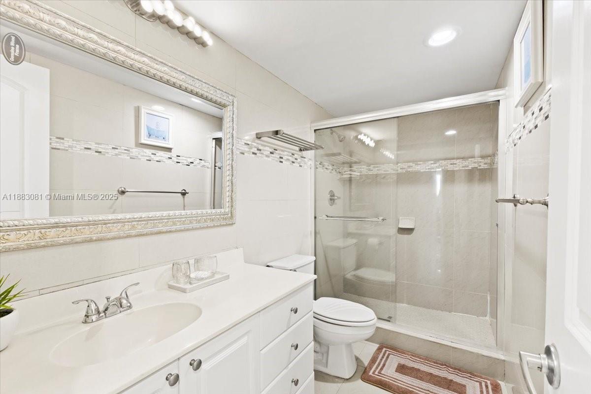 OCEANVIEW BUILDING B COND - Residential