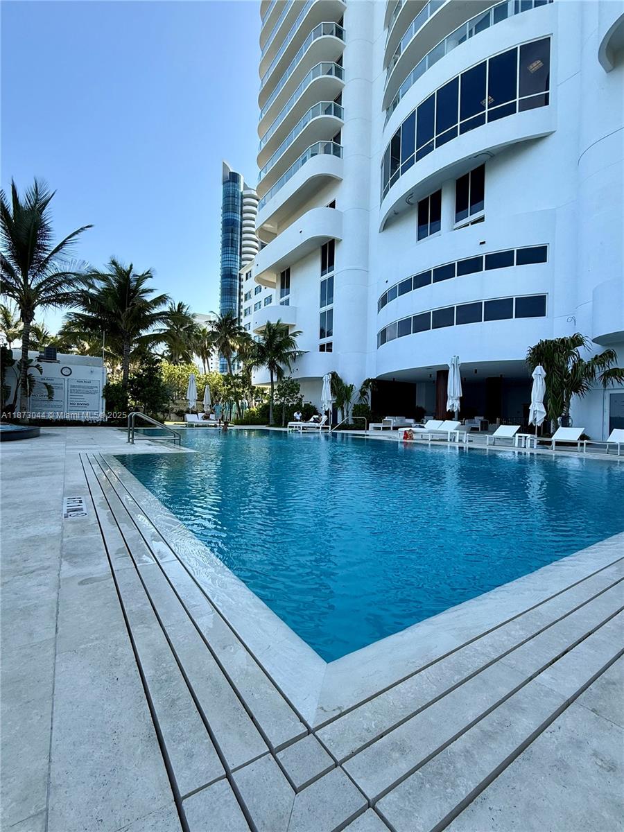 6365 Collins Ave 904