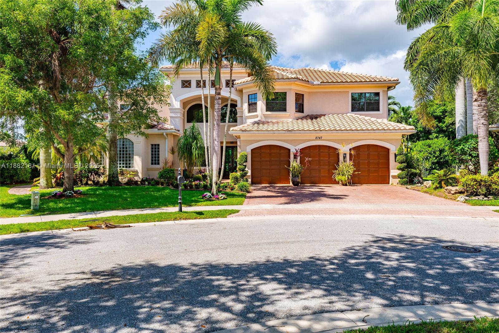 8747 Caraway Lake Ct