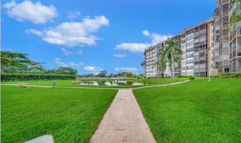 Condominium in Pembroke Pines FL 1200 Saint Charles Pl Pl 15.jpg