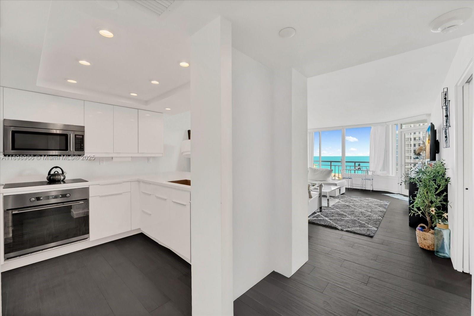 SOUTH POINTE TOWERS CONDO - Residential Lease