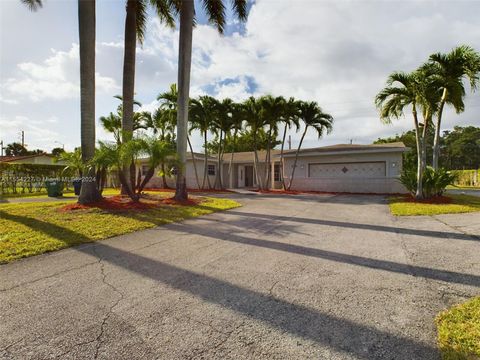 Single Family Residence in Miami FL 8920 142nd St St.jpg