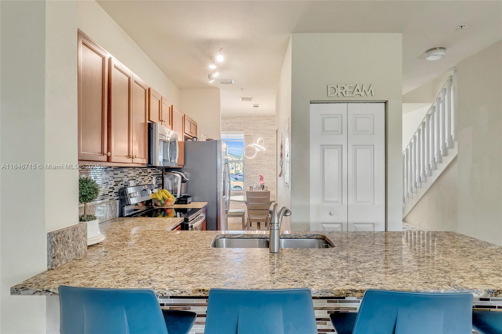 FIJI CONDO NO 1 - Residential