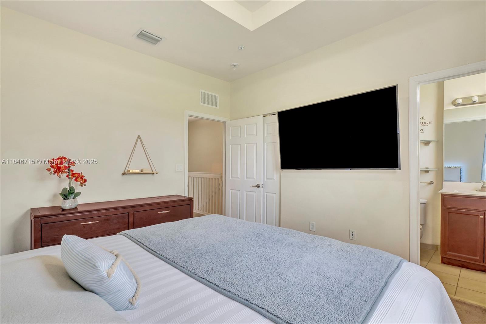 FIJI CONDO NO 1 - Residential