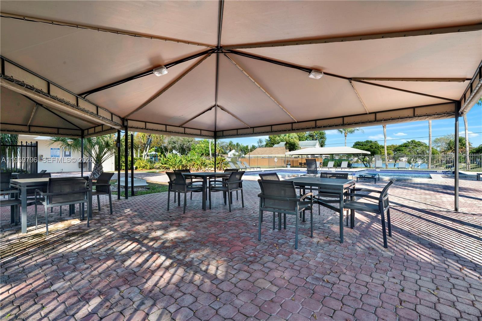 DEERWOOD VILLAS SEC 1 - Residential