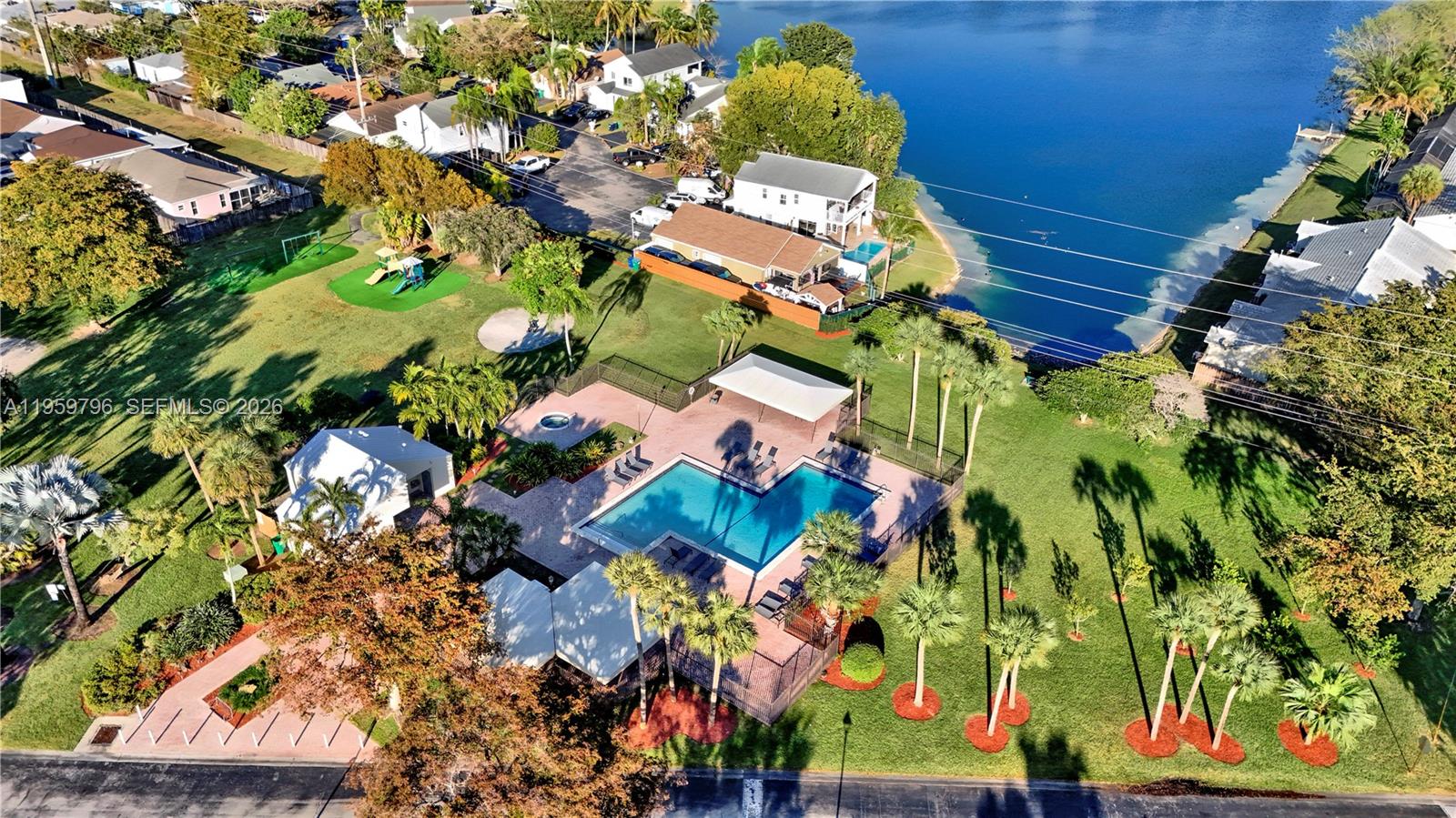 DEERWOOD VILLAS SEC 1 - Residential