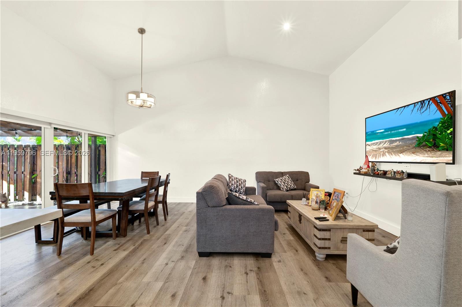 DEERWOOD VILLAS SEC 1 - Residential