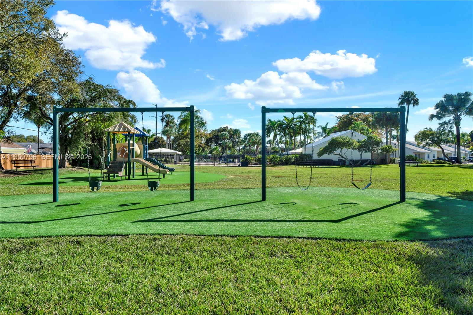 DEERWOOD VILLAS SEC 1 - Residential