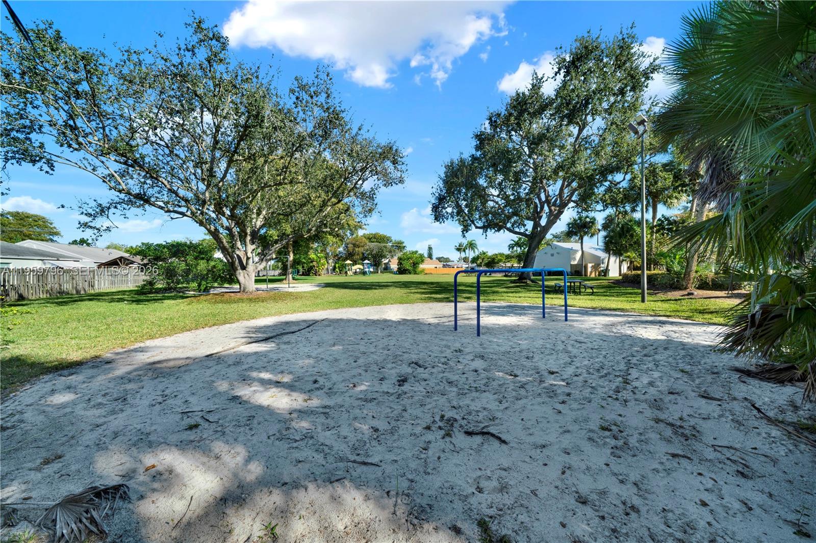 DEERWOOD VILLAS SEC 1 - Residential