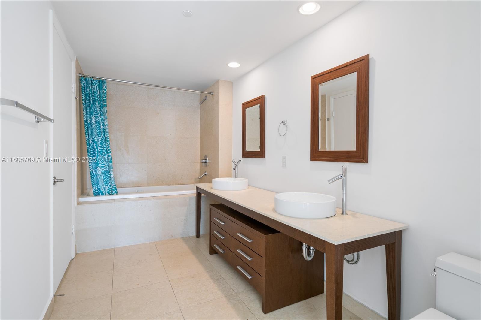 ICON BRICKELL NO TWO - Residential Lease