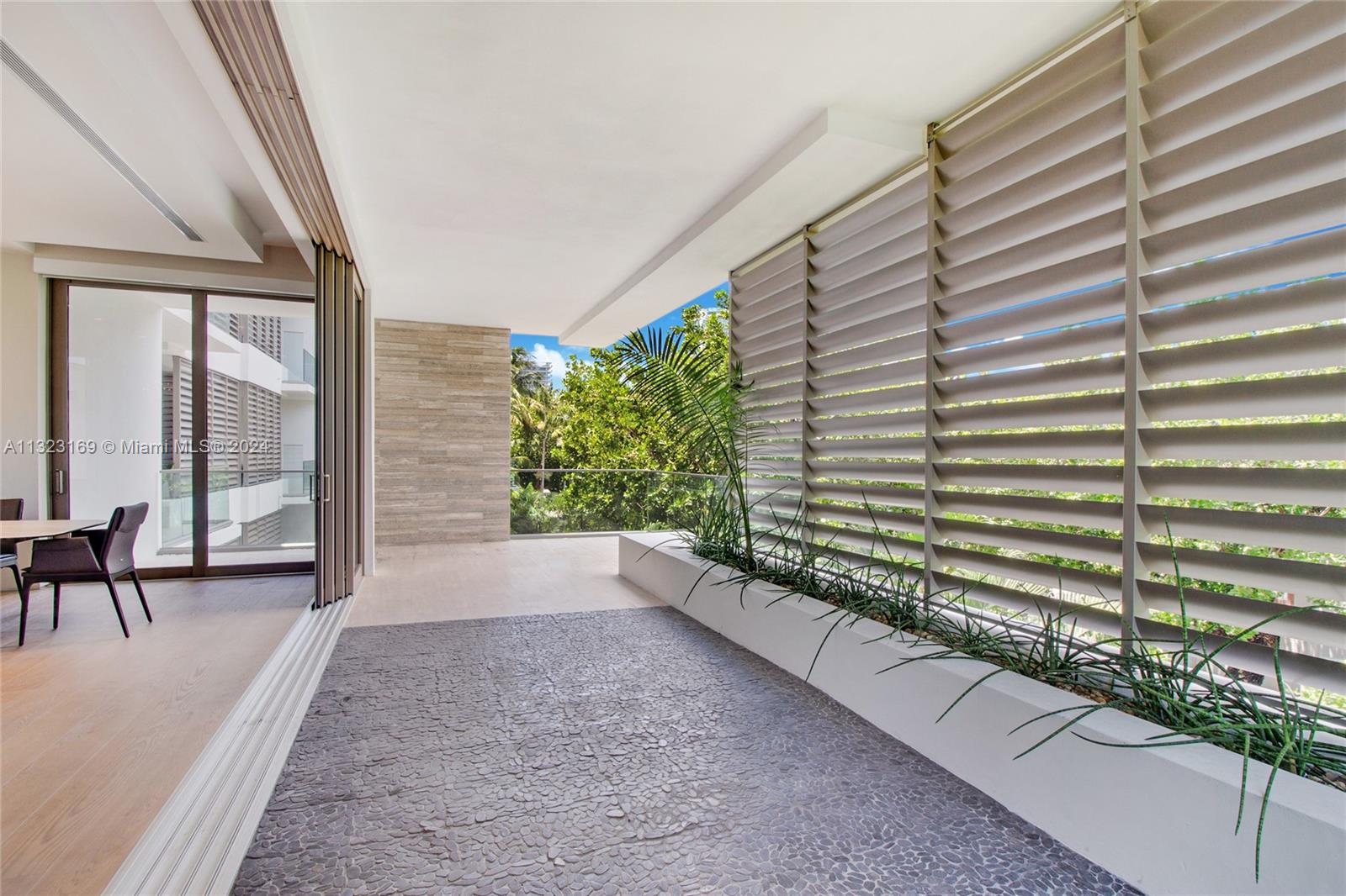 LOUVER HOUSE CONDO - Residential