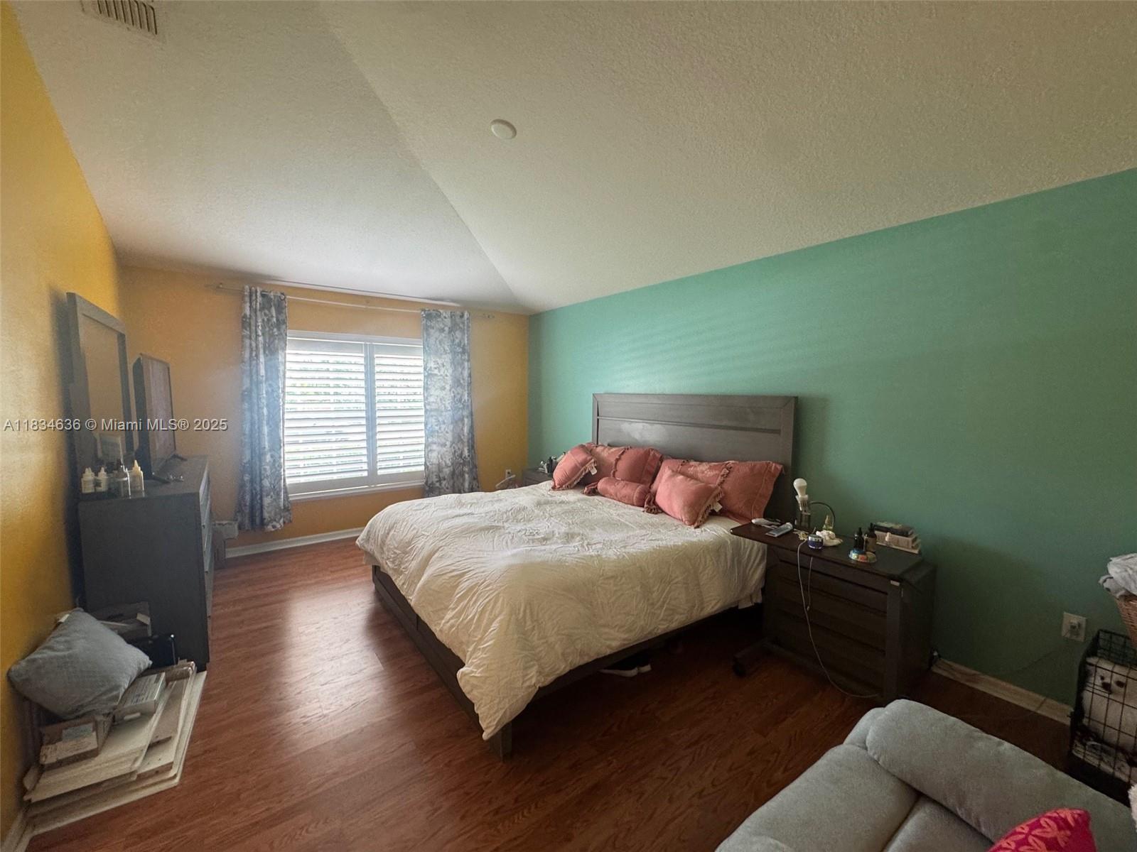 VERO LAKE ESTATES UNIT N - Residential