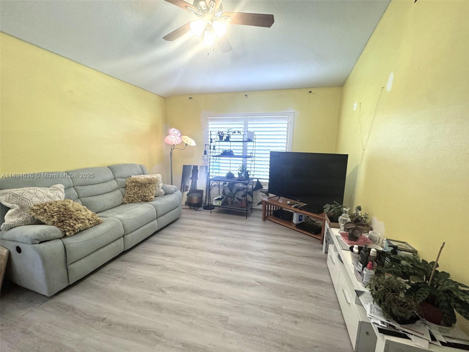 VERO LAKE ESTATES UNIT N - Residential